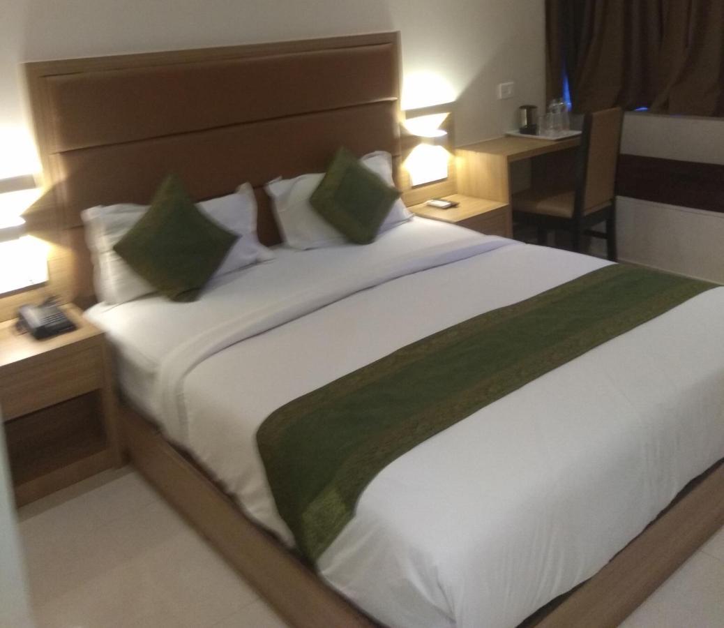 Hotel West Blue Mumbai Kültér fotó