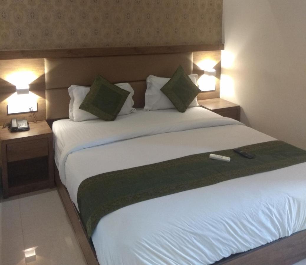 Hotel West Blue Mumbai Kültér fotó