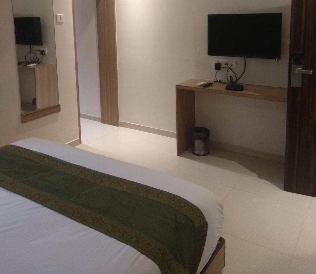 Hotel West Blue Mumbai Kültér fotó