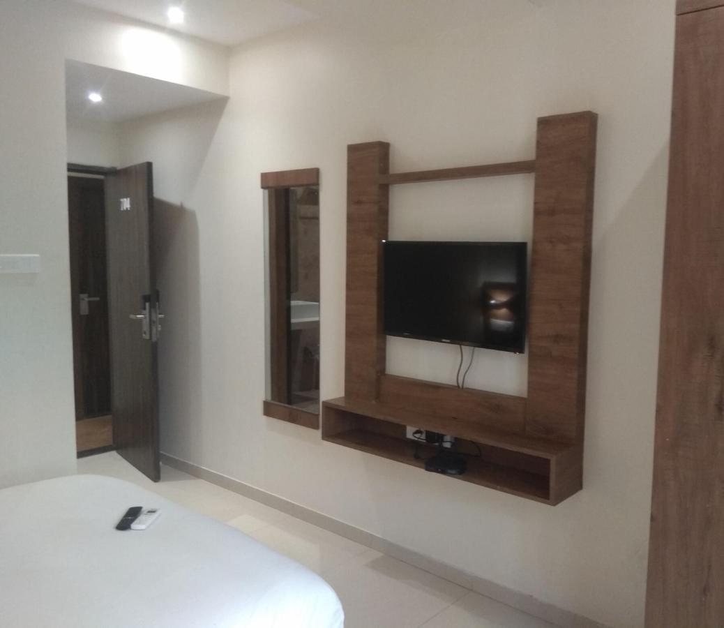 Hotel West Blue Mumbai Kültér fotó