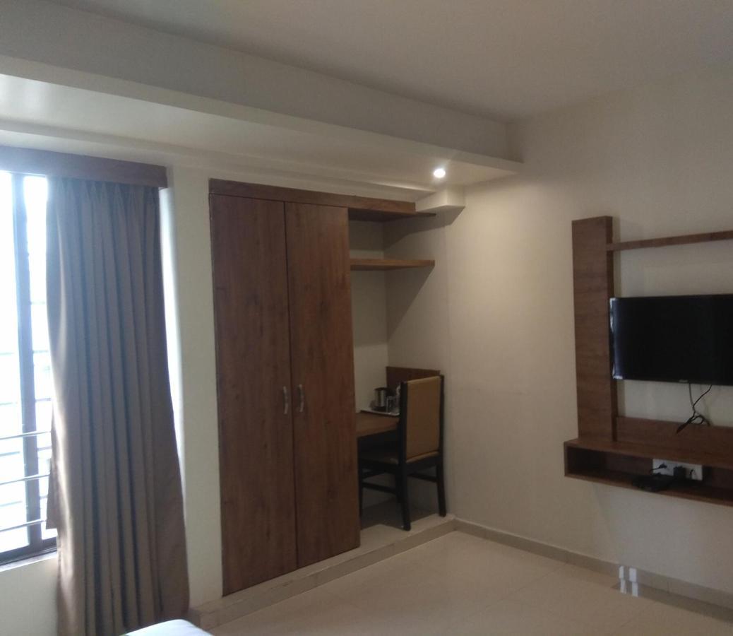 Hotel West Blue Mumbai Kültér fotó
