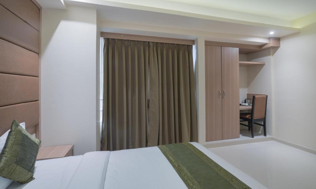 Hotel West Blue Mumbai Kültér fotó