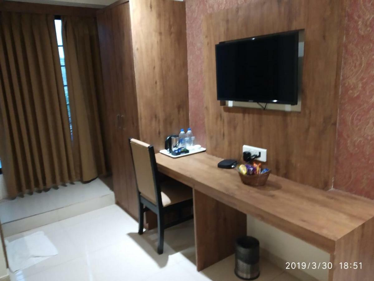 Hotel West Blue Mumbai Kültér fotó