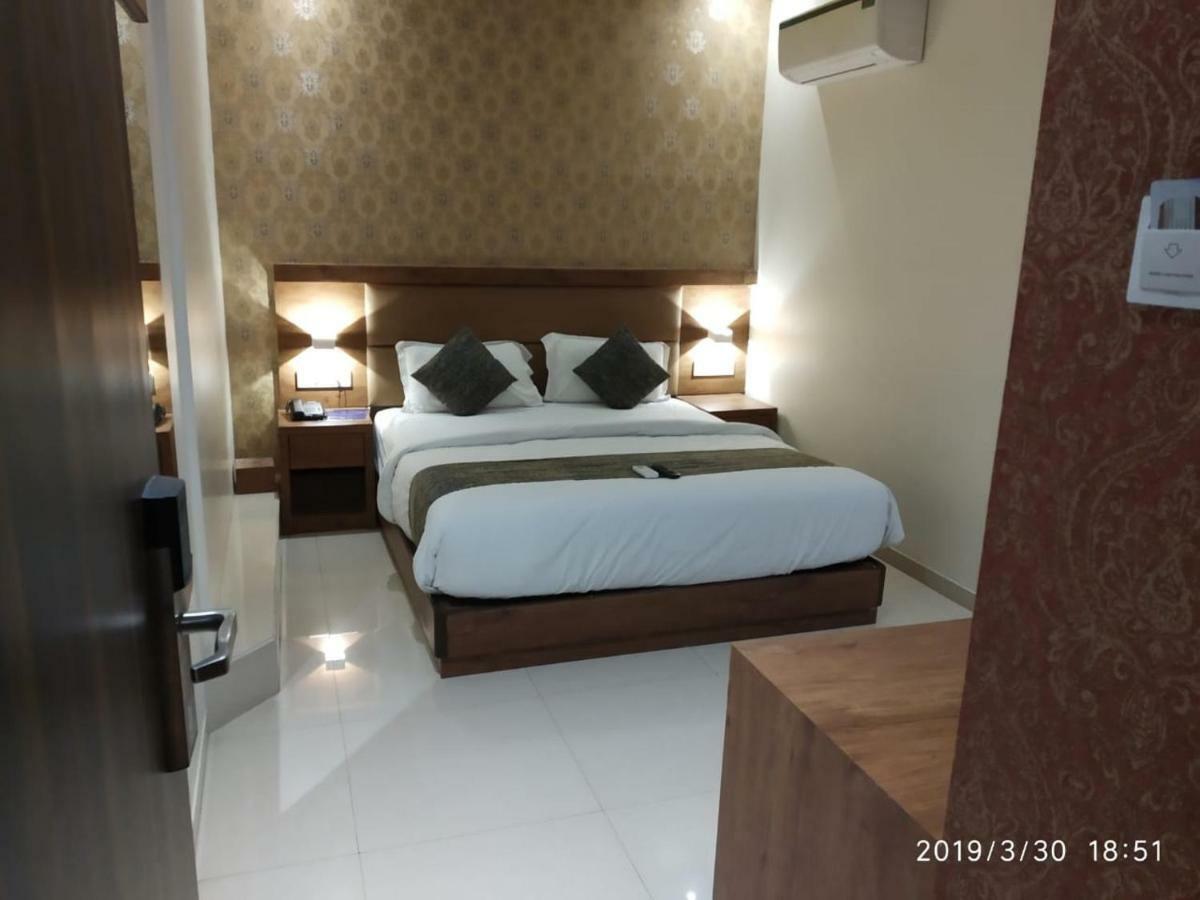 Hotel West Blue Mumbai Kültér fotó